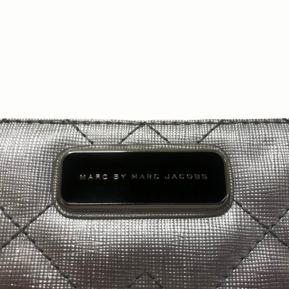 Marc by Marc Jacobs Silver Leather Wallet - Picture 5 of 6